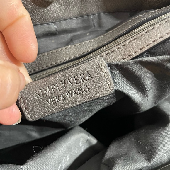 Womens Simply Vera Vera Wang Silver Gray Shoulder Bag great condition - Picture 8 of 11